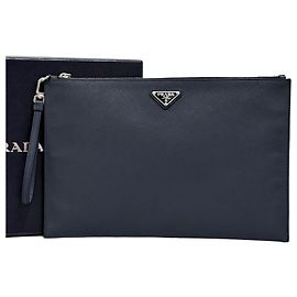 Prada Saffiano Clutch-Tasche mit Dreieckslogo Navy