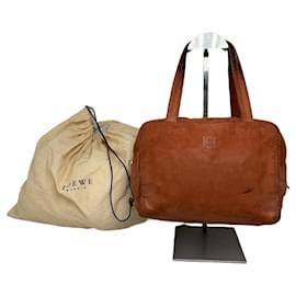 Bolso de mano vintage Loewe de cuero gamuza marrón y dorado