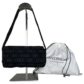Borsa a tracolla Vintage Fendi Logo in nylon Nera