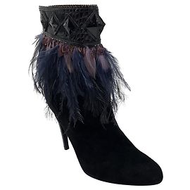 Botines Christian Dior de ante negro / púrpura / azul con adornos de plumas y ribete gofrado