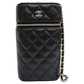 Portacellulare Chanel CC trapuntato in pelle Caviar nera con catena, borsa a tracolla