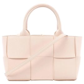Borsa a mano Bottega Veneta The Arco Maxi Intrecciato in pelle Rosa