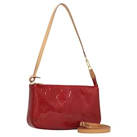 LOUIS VUITTON Vernis Pochette Accessoires Pomme D'amour M91577 LV