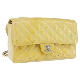 CHANEL Matelassé Rucksack Lackleder Gelb Silver CC
