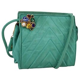 Bolso de hombro CHANEL con costuras en V, en nailon, verde y dorado, con logotipo CC, código auténtico 107879.