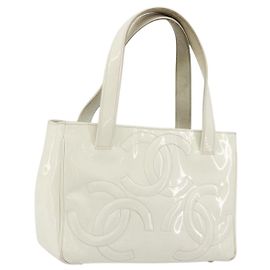 CHANEL Bolsa de mão Triple Coco Couro envernizado Branco CC