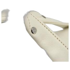 CHANEL V Stitch Handtasche aus weißem und silbernem Lammleder mit CC-Logo, Code BA13606V