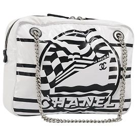 CHANEL La Pausa Chain Bag Patent leather White Silver CC