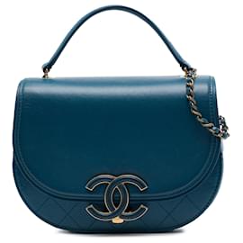 Borsa Chanel Small Coco Curve Flap Satchel in vitello lucido blu e capretto matelassé