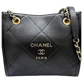 Borsa a tracolla Chanel in pelle d'agnello con catena