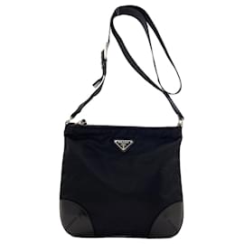 Borsa a tracolla Prada in nylon nero