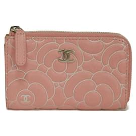 Monedero Chanel Camellia en piel de becerro rosa