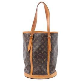 Borsa a tracolla Louis Vuitton Bucket GM Monogram Canvas in marrone M42236