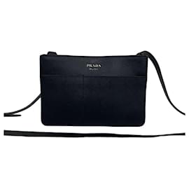 Mini borsa a tracolla Prada in pelle Saffiano nera