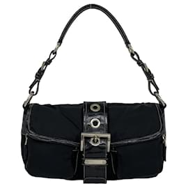 Borsa semi-spalla Prada in nylon Tessuto e pelle goffrata con logo Triangle