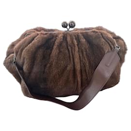 Max Mara Handtasche aus braunem Nerzfell und Leder
