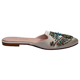Mules decorate Oscar De La Renta in raso bianco
