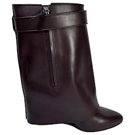 Botines de media caña Givenchy Shark Lock con cuña en piel borgoña