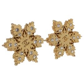 CHANEL Pierce Metal Gold Tone CC Auth 198819