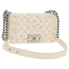 Borsa a catena CHANEL Matelasse Boy Chanel in pelle bianca e argento CC Auth 196378M