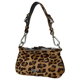 Borsa a tracolla Prada in pelle marrone