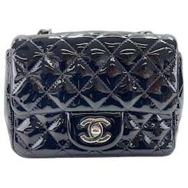 Borsa a tracolla Chanel Mini Matelassé, Black