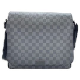Bolso de hombro Louis Vuitton District