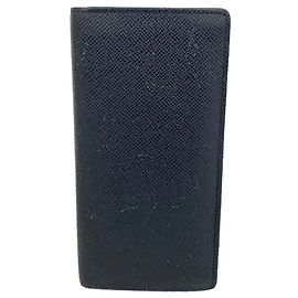 Louis Vuitton Taiga Portefeuille Brazza Long Wallet
