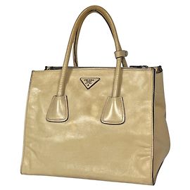 Borsa a mano Prada in pelle beige