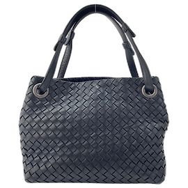 Bottega Veneta Garda Back Handtasche in Schwarz