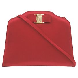Borsa a tracolla Salvatore Ferragamo Vara Ribbon in raso rosso