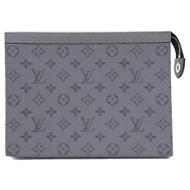 Louis Vuitton Taiga Lama Pochette Voyage