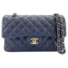 Borsa a tracolla Chanel Matelassé Navy