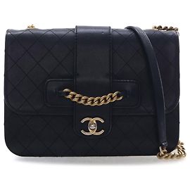 Chanel Large Quilted Sheepskin Crossbody Bag mit Klappe und Vorderkette, Schwarz