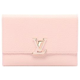 Louis Vuitton Portefeuille Capucines Compact Wallet