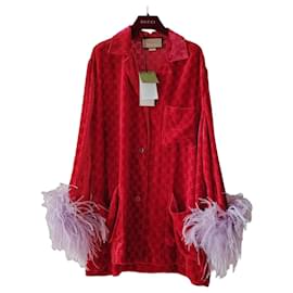 GUCCI CHAQUETA DE TERCIOPELO DEVORÉ GG rojo con plumas