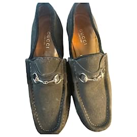 Mocassini Gucci in camoscio nero con morsetto
