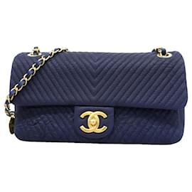 Borsa a tracolla Chanel in pelle blu navy