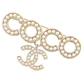 Spilla in perle finte Chanel