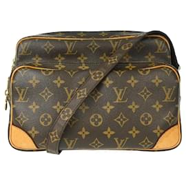 Louis Vuitton Nil Messenger Monogram Canvas 28