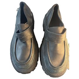 Balenciaga Chunky Loafer aus schwarzem Leder