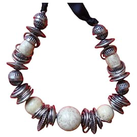 Autre Marque Collana fantasia con perle crema e argento