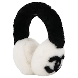 Chanel Ohrenwärmer aus der Neige Collection