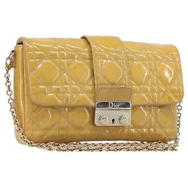 Borsa a tracolla Christian Dior Canage con catena in vernice giallo oro Auth ep15798