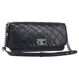 CHANEL Matelasse Schultertasche mit Kette aus schwarzem Lammleder und Silber CC Auth yk20835V