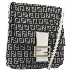Bolso de hombro FENDI Zucchino Canvas Mamma Baguette Negro Oro Auth 199623V
