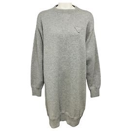 Prada Langärmeliges Kaschmir-Strickkleid mit Rundhalsausschnitt, hellgrau meliert