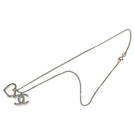 Collana con ciondolo a cuore in ottone Chanel CC argento