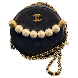 2019 Chanel Quilted Goatskin Chic Pearls Chain Round Clutch With Chain Shoulder Bag