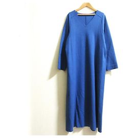 Autre Marque PLAIN PEOPLE Super140 Jersey V-Ausschnitt Kleid